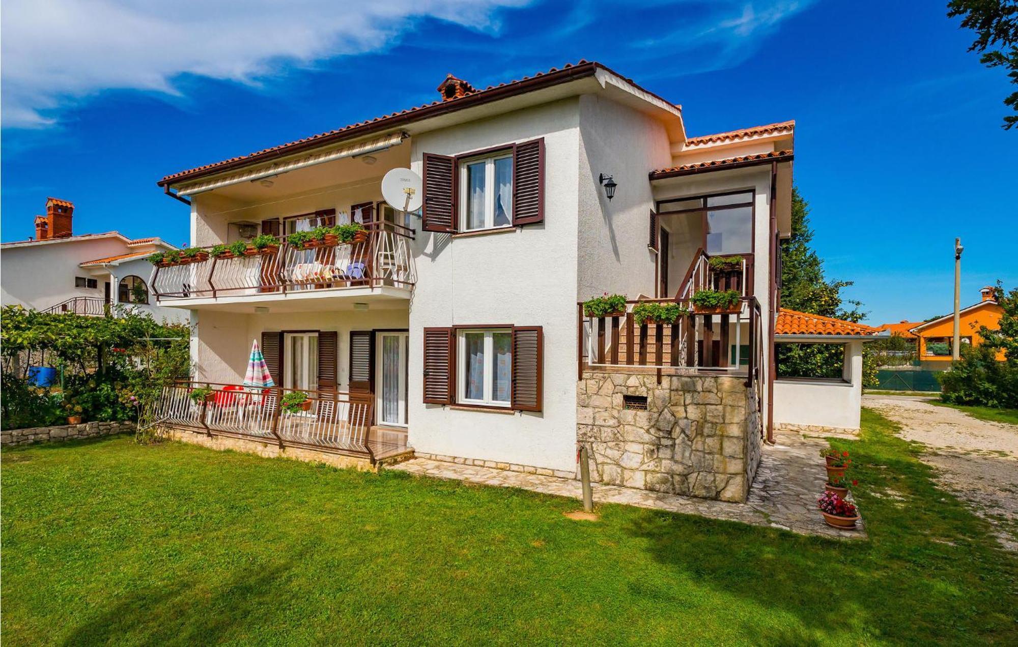 Awesome Apartment In Labin With Wifi Raša Eksteriør bilde